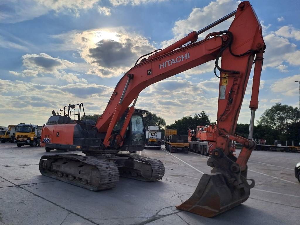 Hitachi ZX350LC-6 (+ Trimble Earthworks GPS)