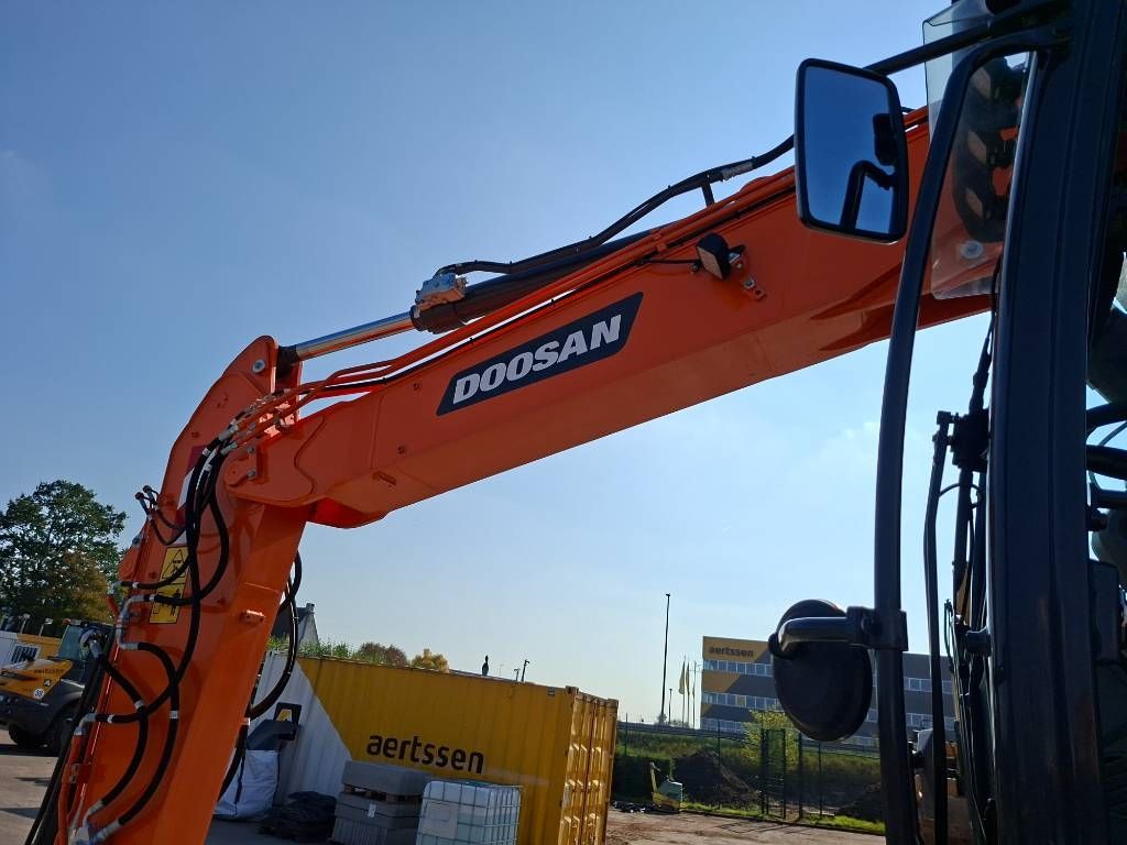 Doosan DX160W-7