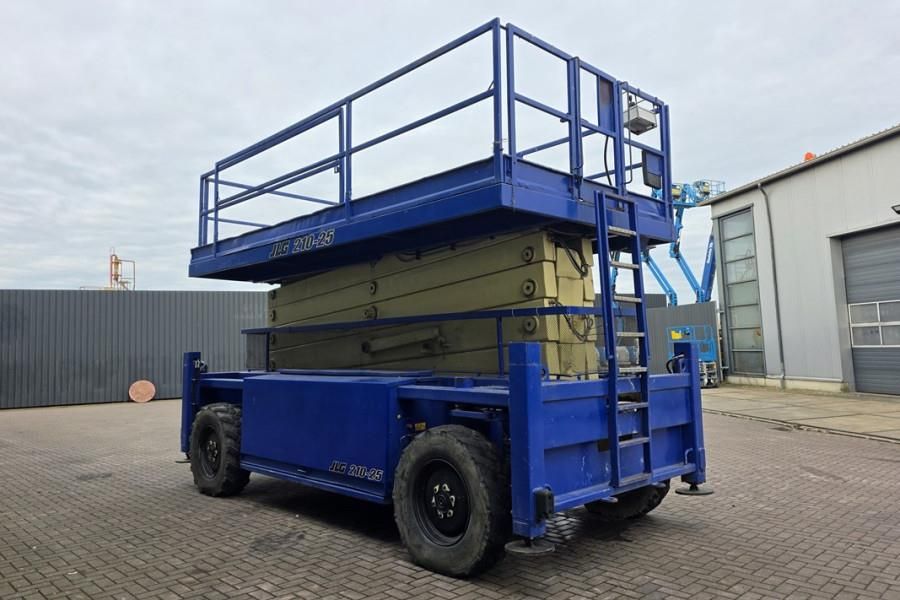 JLG 210-25 Diesel, 4x4 Drive, 23m Working Height, 1000