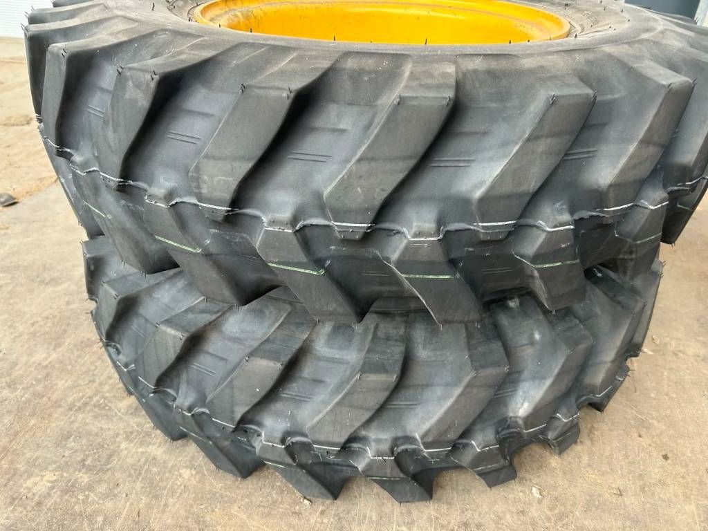 Bridgestone 1000 x 20 Set / 10.00 x 20: 4x2 Tyres