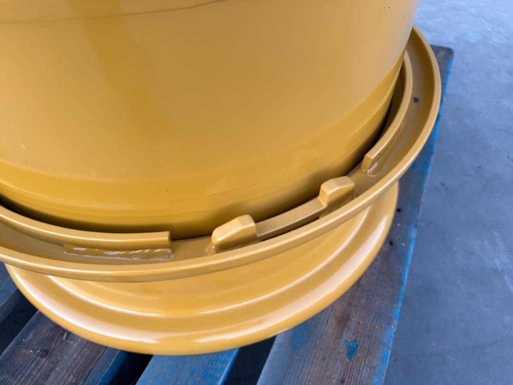 CAT 17.00-25/1.7 RIM for 20.5 x 25 - CAT 938M