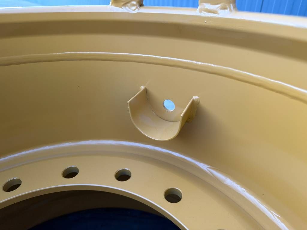 CAT 17.00-25/1.7 RIM for 20.5 x 25 - CAT 938M