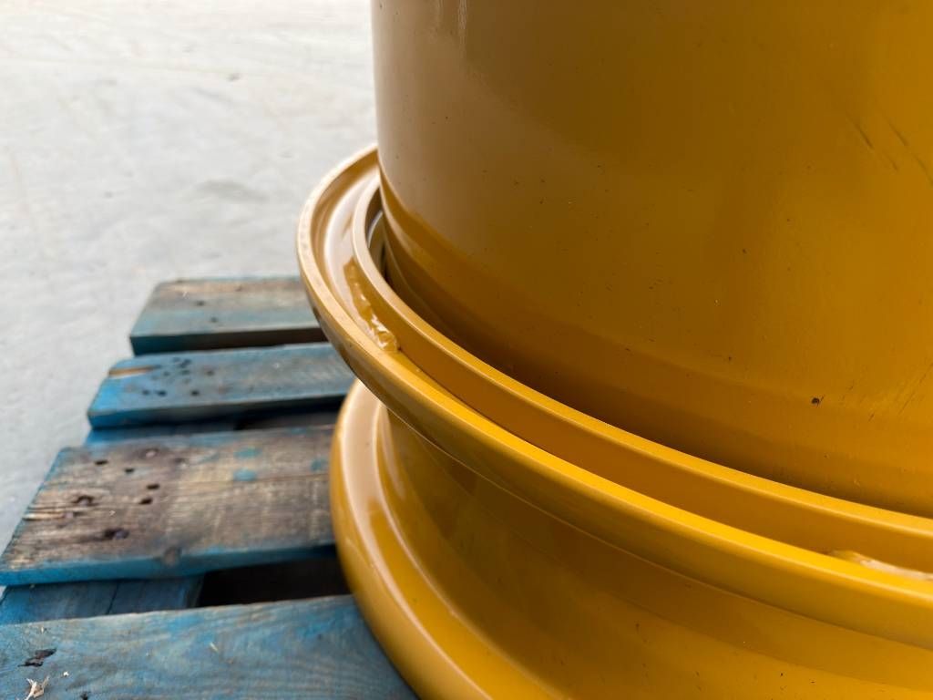 CAT 17.00-25/1.7 RIM for 20.5 x 25 - CAT 938M