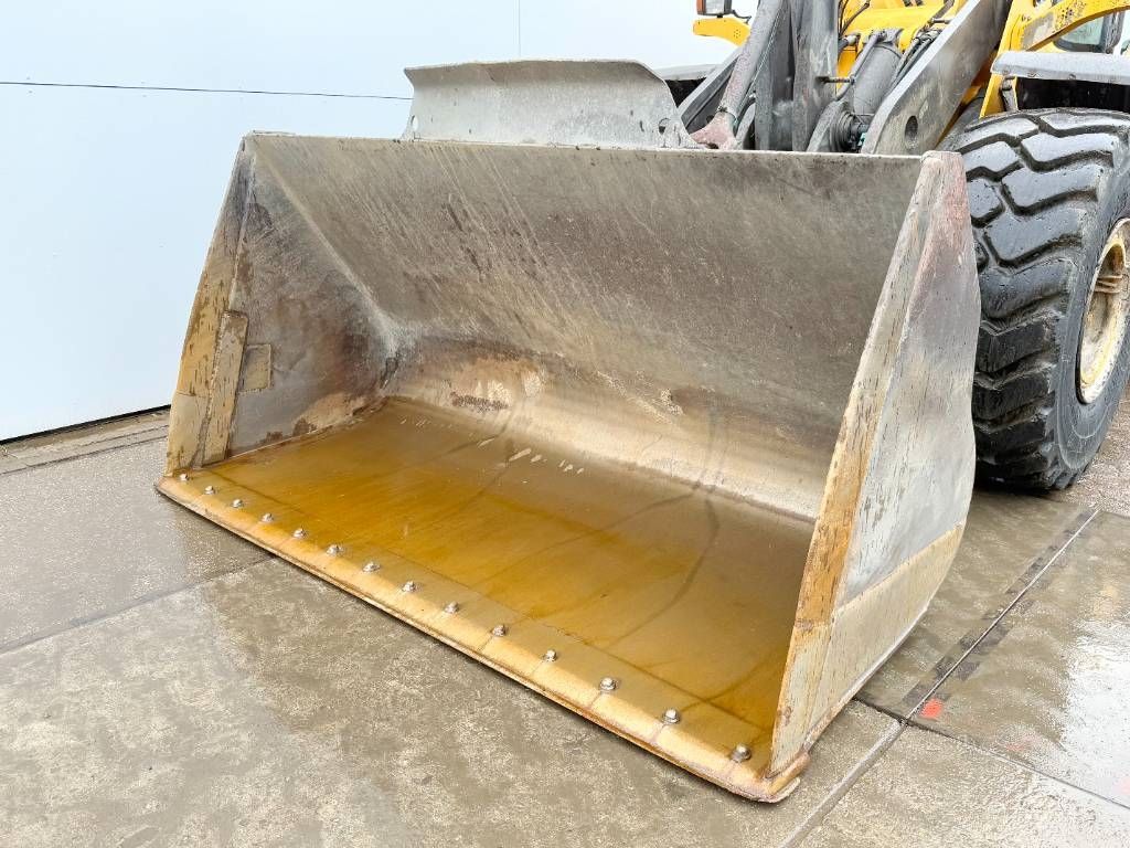 Volvo L120G - 3rd Function / Quick Coupler / Auto Lube