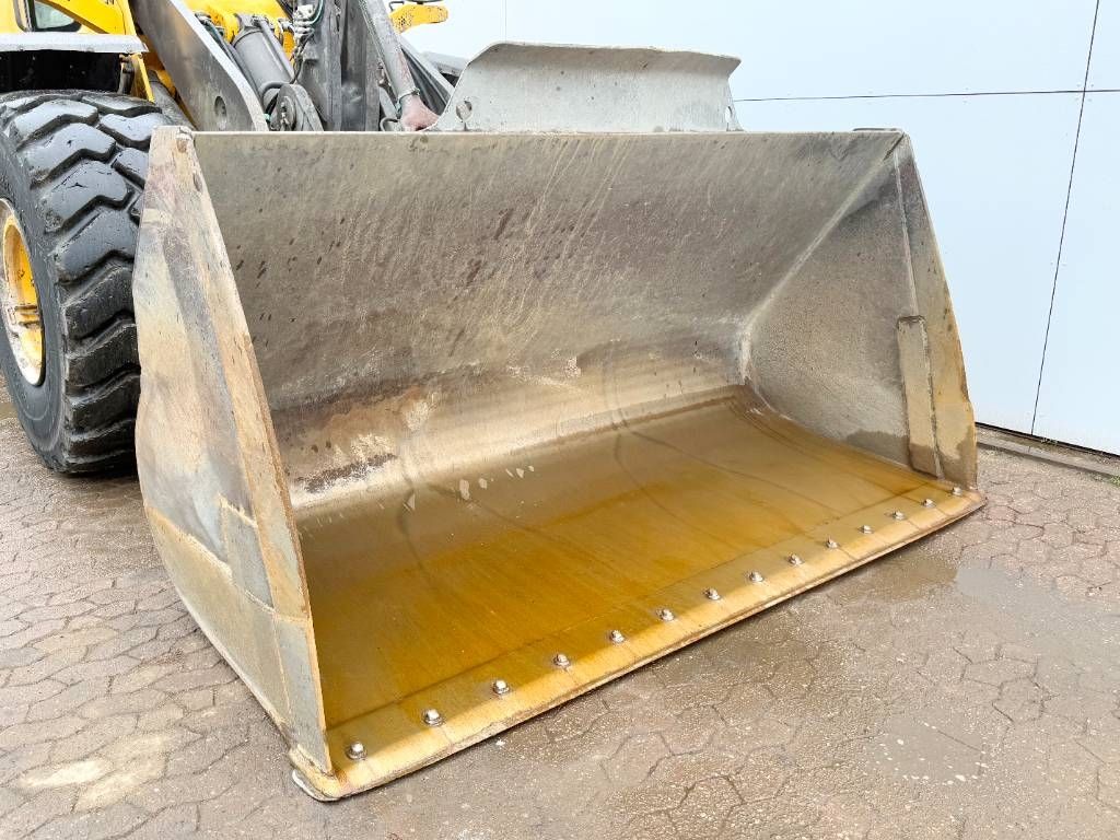 Volvo L120G - 3rd Function / Quick Coupler / Auto Lube