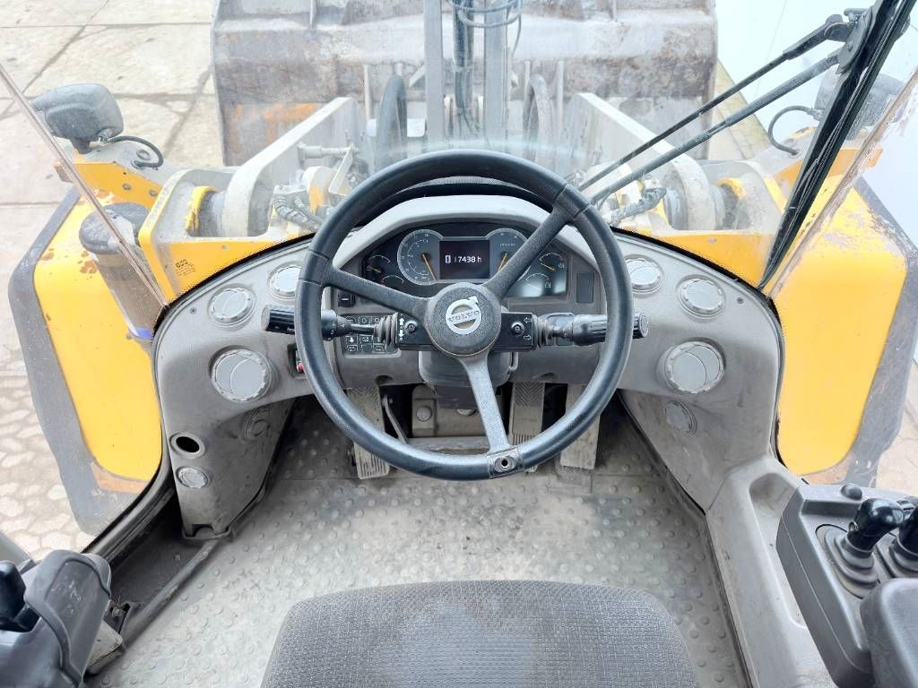 Volvo L220H - CDC Steering / Dutch Machine