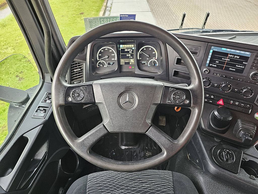 MERCEDES-BENZ AROCS 3243