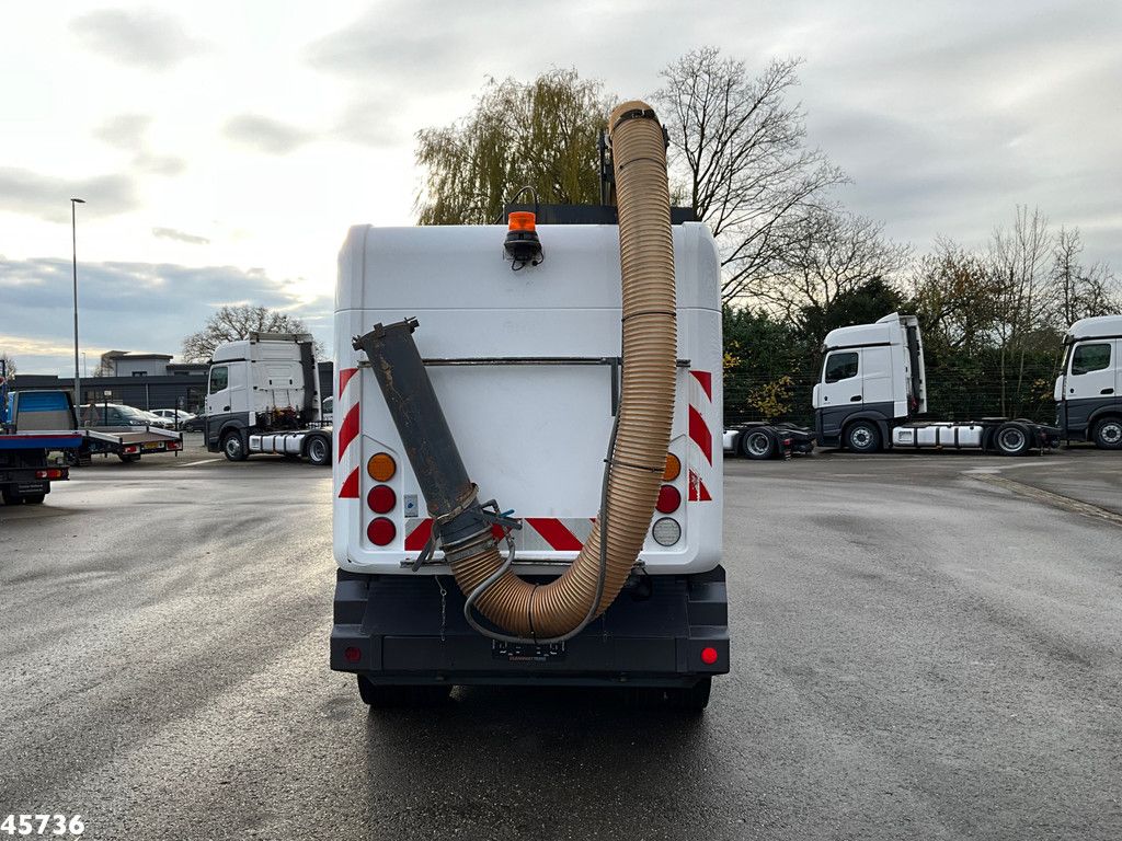 Ravo 540 Euro 6 with new 3-rd brush!