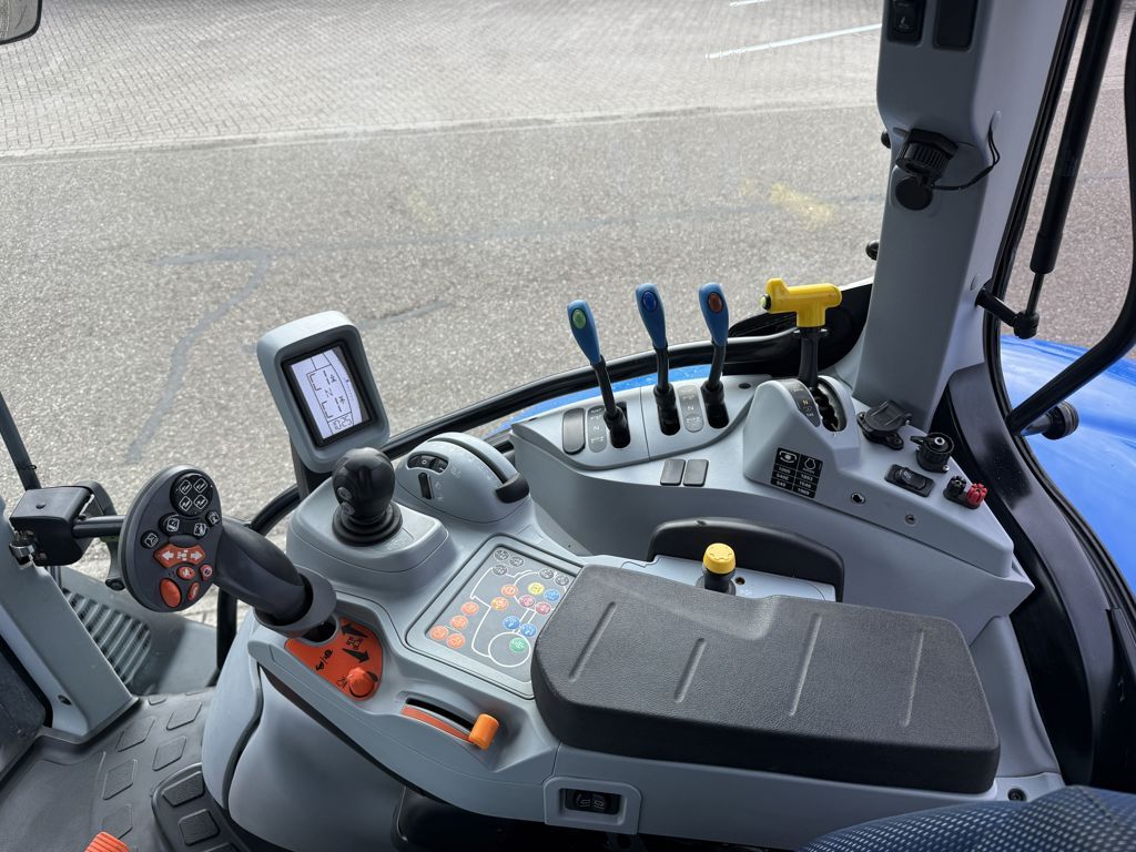 New Holland T6.180 DYN Stage V