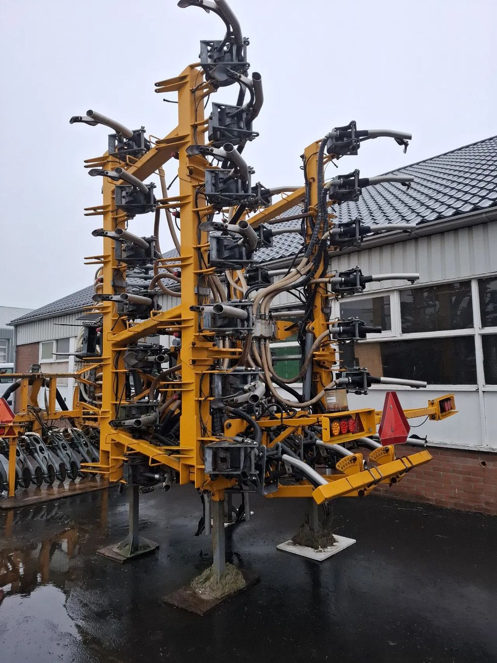 Bouwlandbemester HT8250