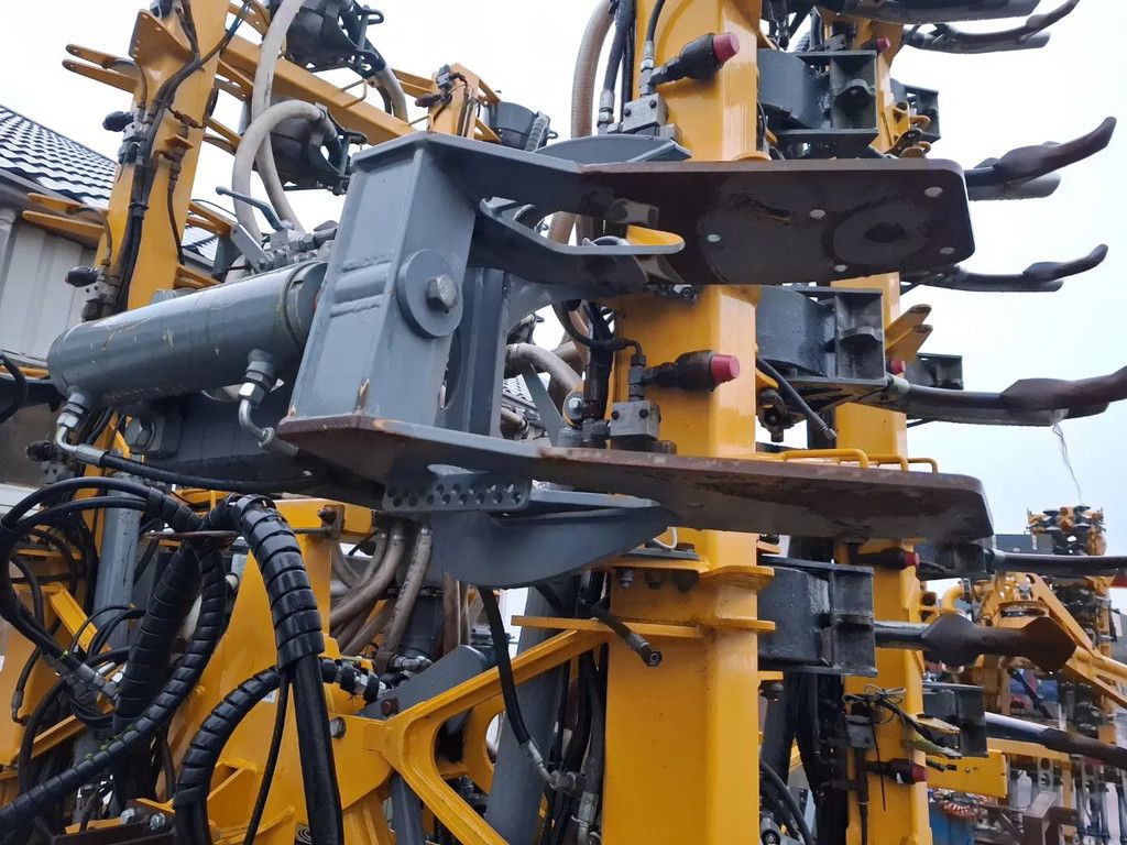 Bouwlandbemester HT8250