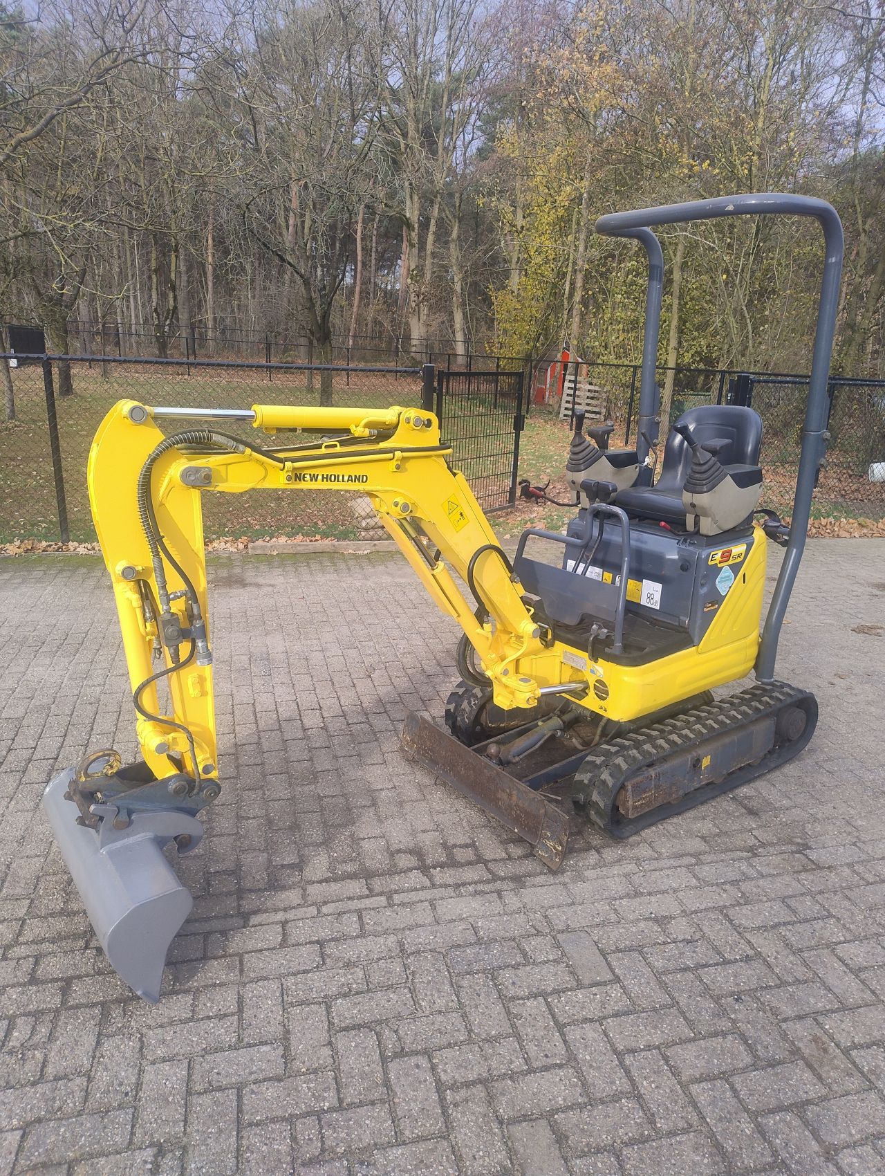 New holland minigraver kobelco e09 sr marge
