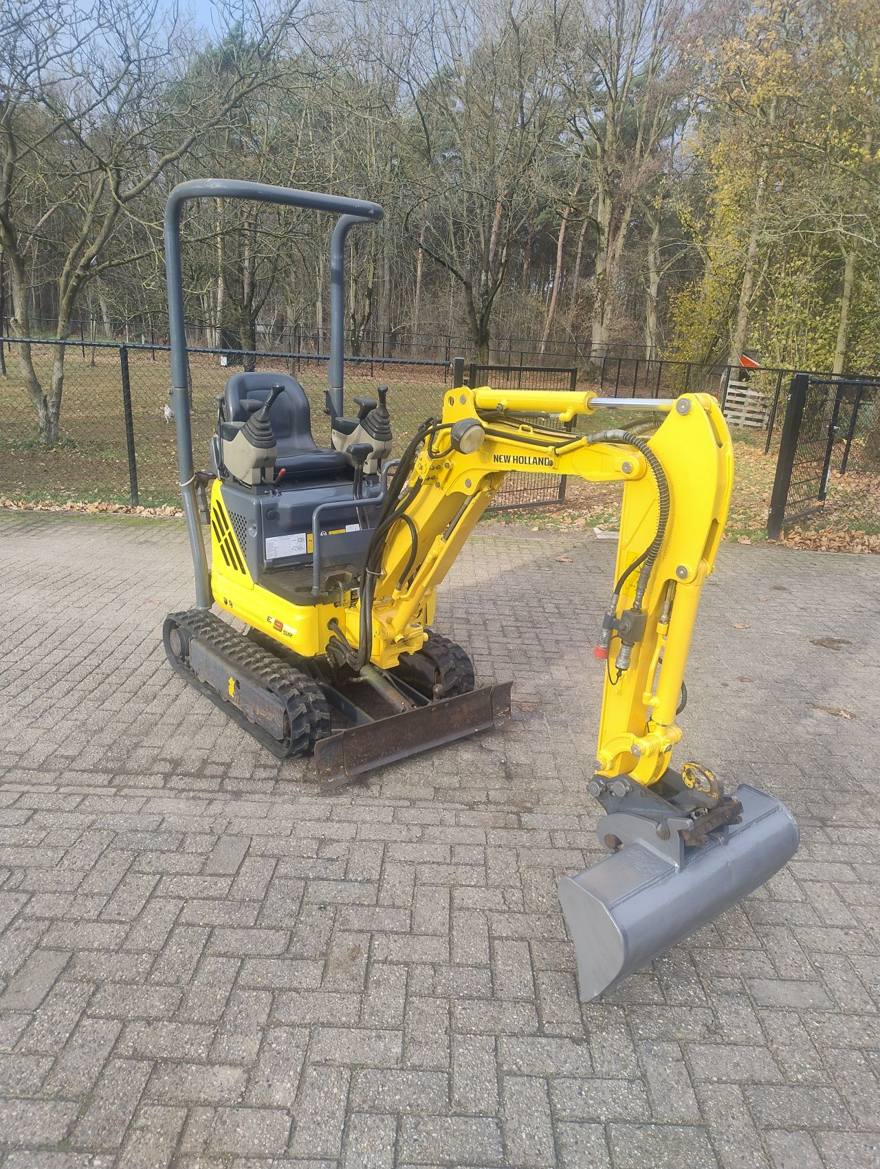 New holland minigraver kobelco e09 sr marge
