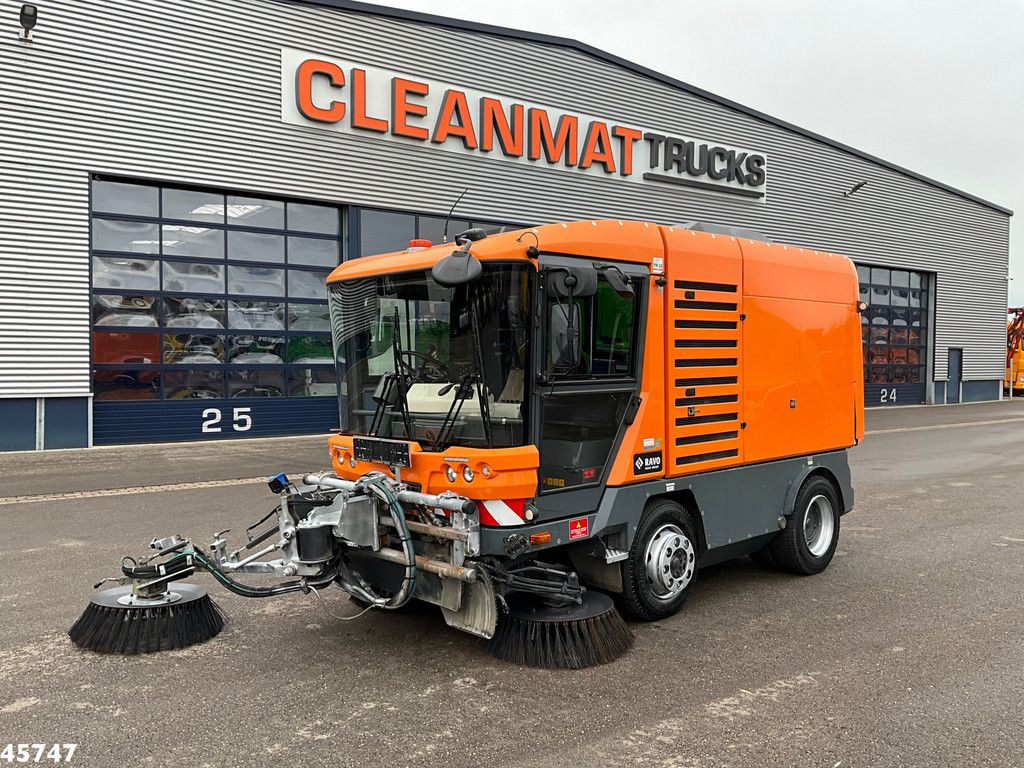 RAVO 580 with 3-rd brush