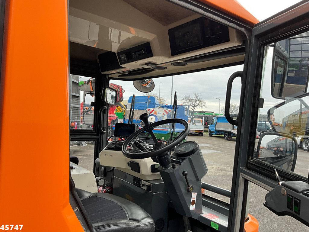 RAVO 580 with 3-rd brush