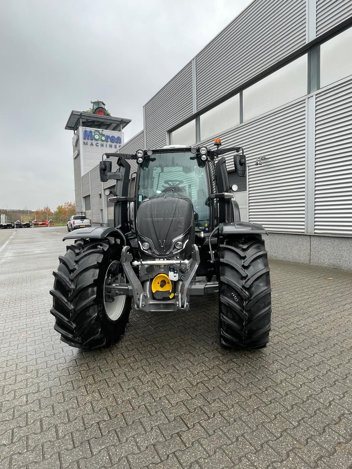 Valtra N175 Direct tractor