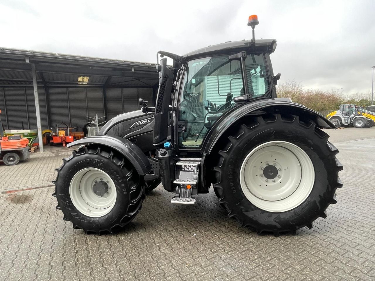Valtra N175 Direct tractor