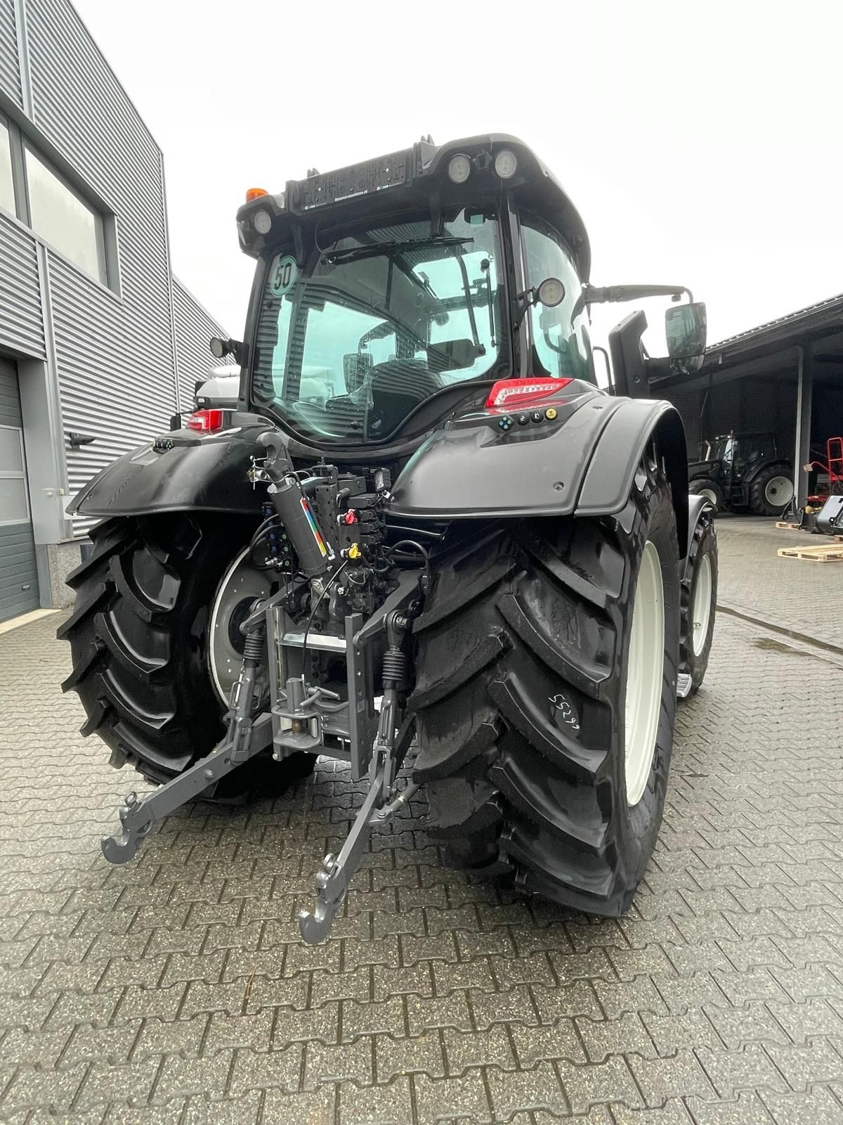 Valtra N175 Direct tractor
