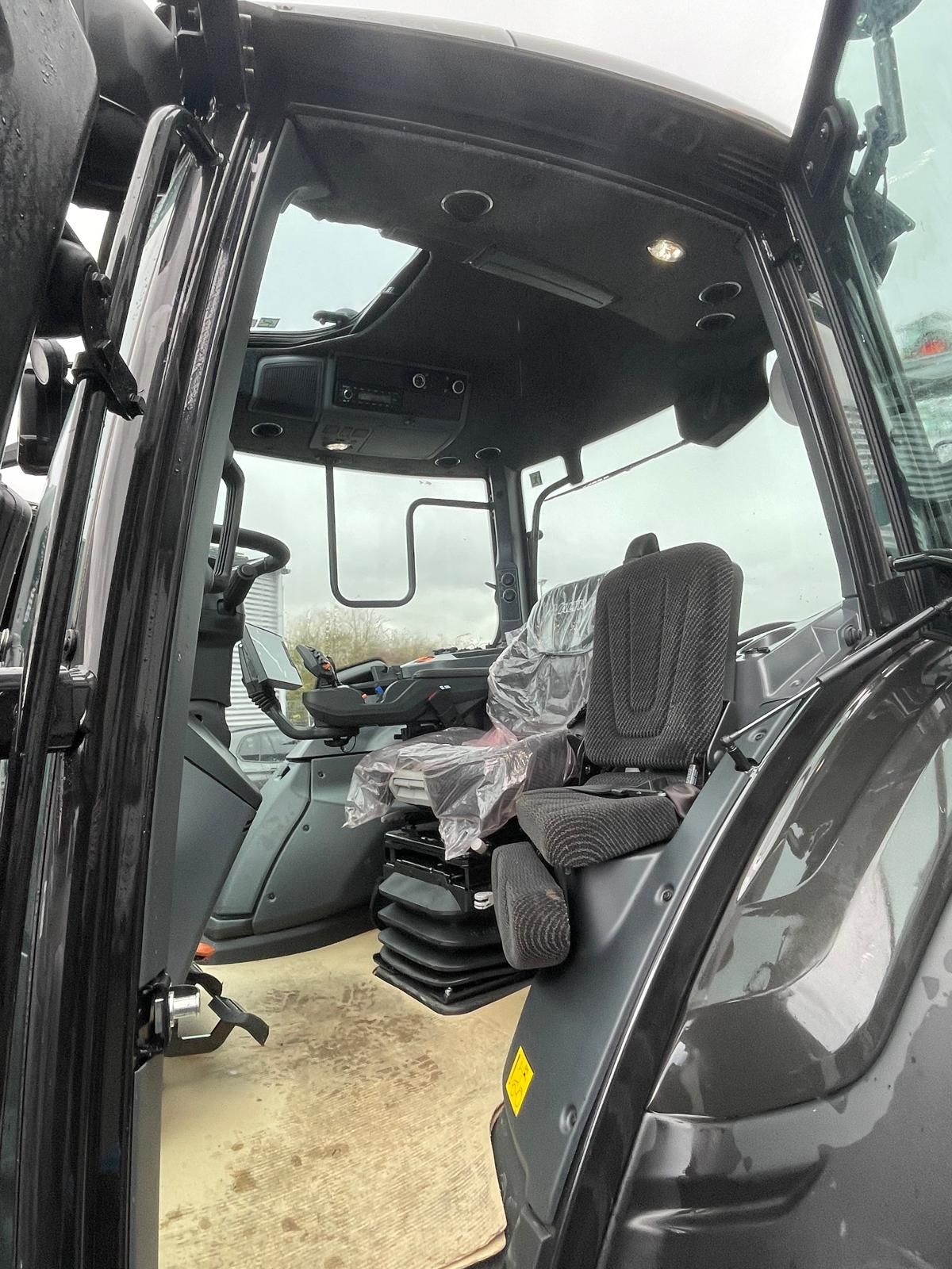 Valtra N175 Direct tractor