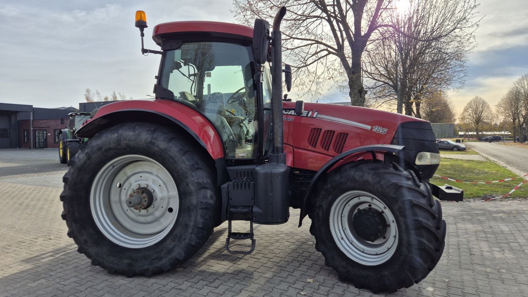 CASE-IH Puma 185 FP 50Kmh. Lucht, geveerde vooras en cabine