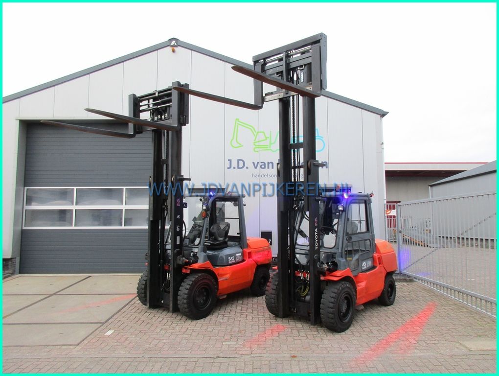 2x Toyota 42-7FDA50 diesel sideshift+forkpositioner