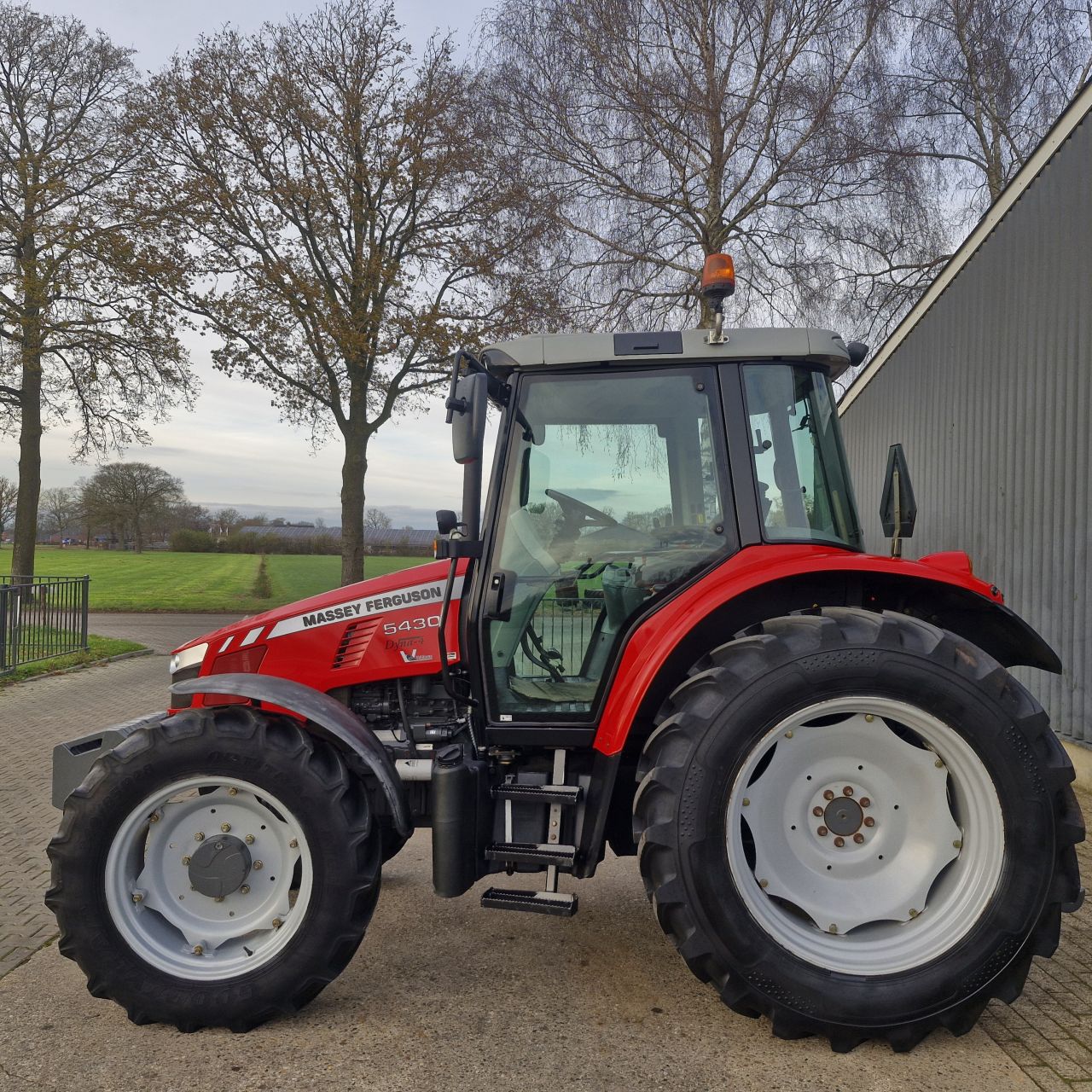 Massey ferguson 5430 dyna 4
