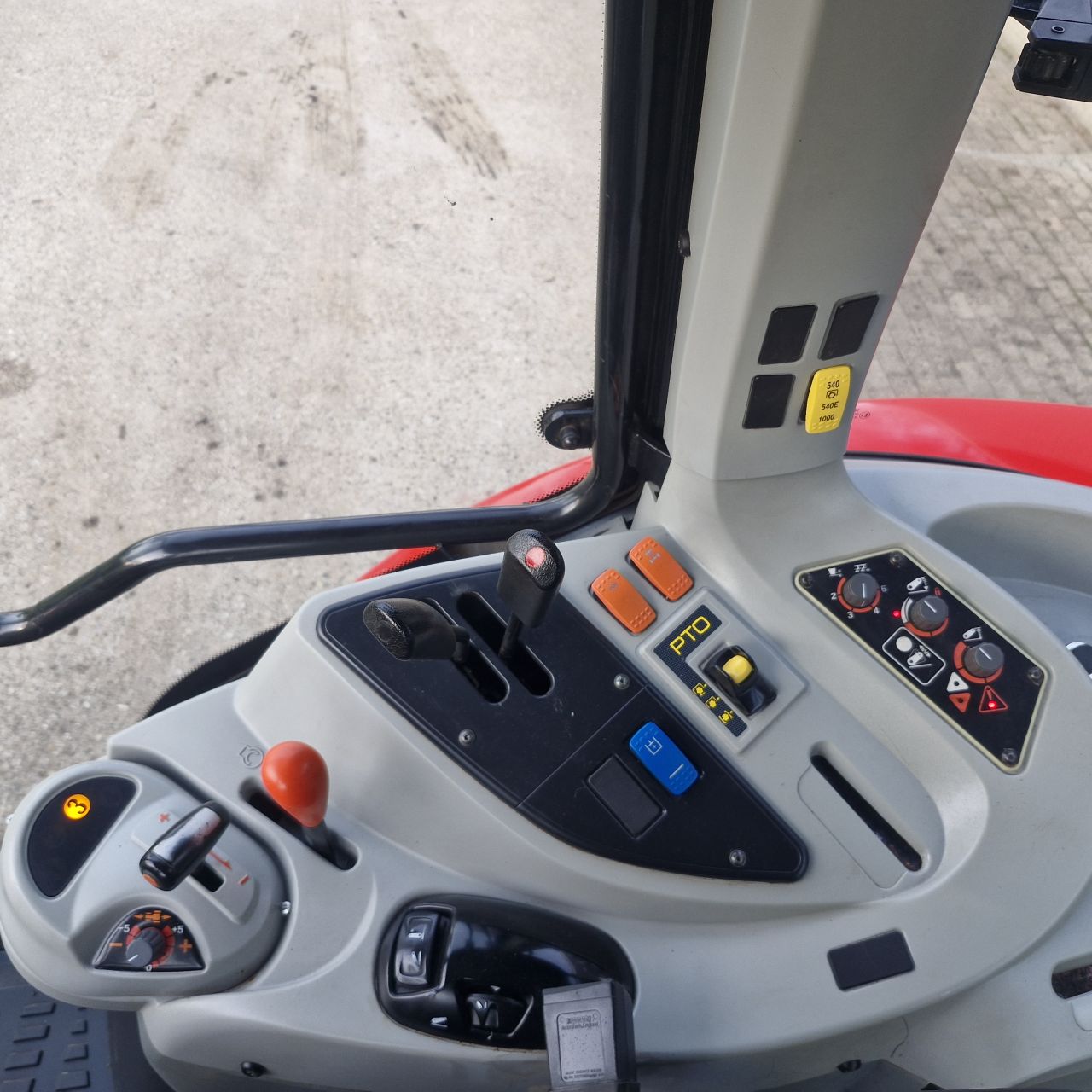 Massey ferguson 5430 dyna 4