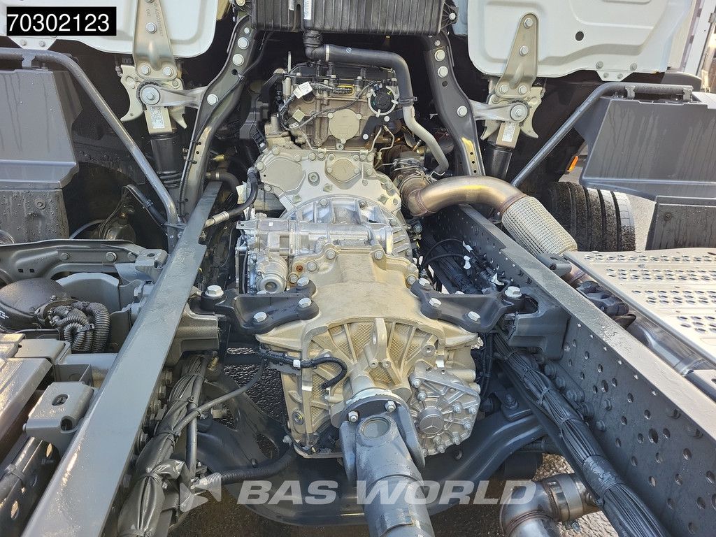 Mercedes Actros 1827 4X2 NEW 18tons chassis Automatic PPC Cruise control Euro 6