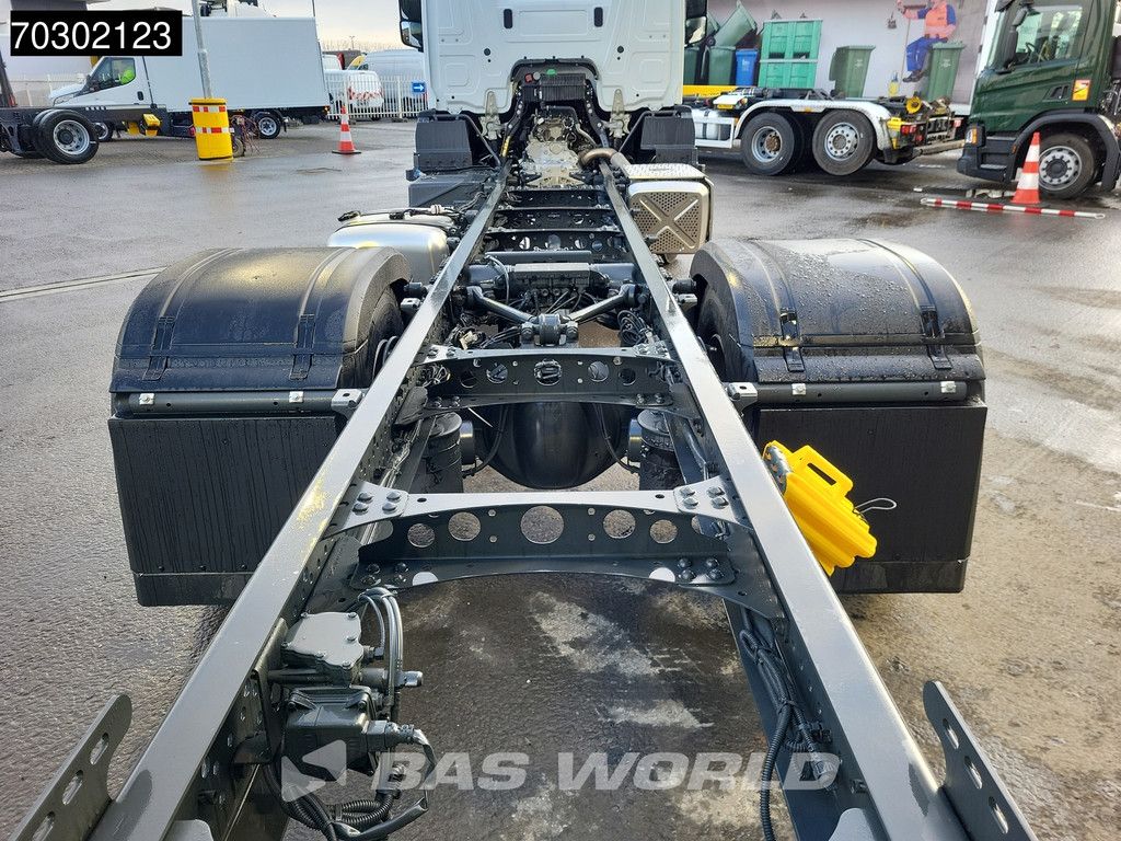 Mercedes Actros 1827 4X2 NEW 18tons chassis Automatic PPC Cruise control Euro 6