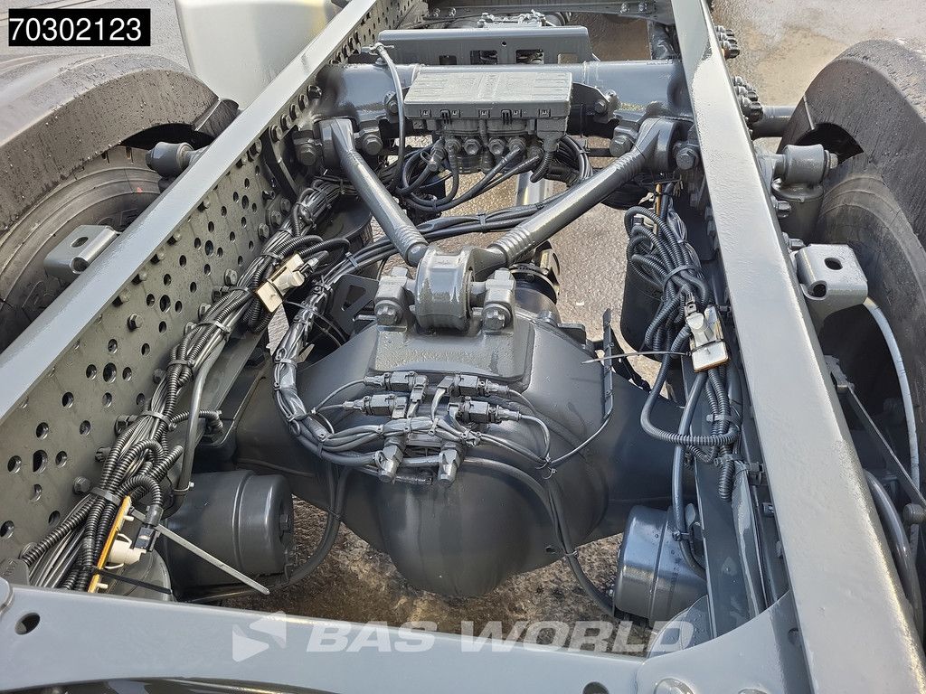 Mercedes Actros 1827 4X2 NEW 18tons chassis Automatic PPC Cruise control Euro 6