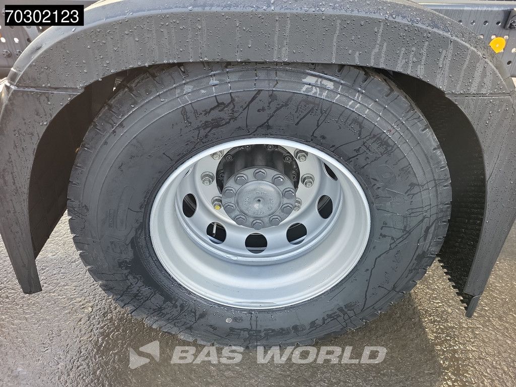 Mercedes Actros 1827 4X2 NEW 18tons chassis Automatic PPC Cruise control Euro 6