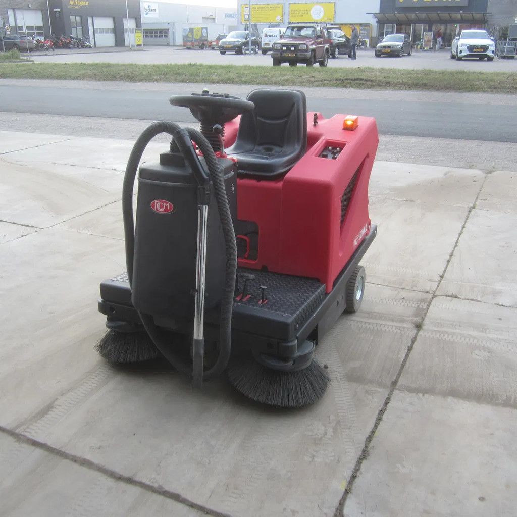 Overige Opzit veegmachine RCM Atom 3.E.