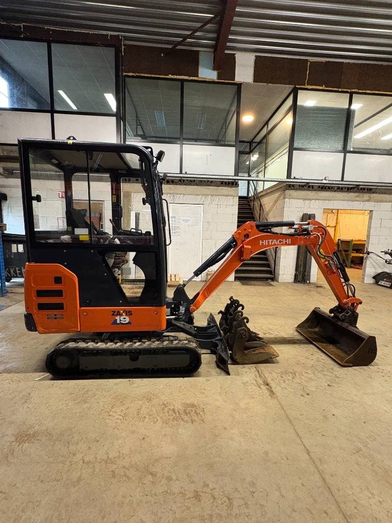 Hitachi ZX 19-6