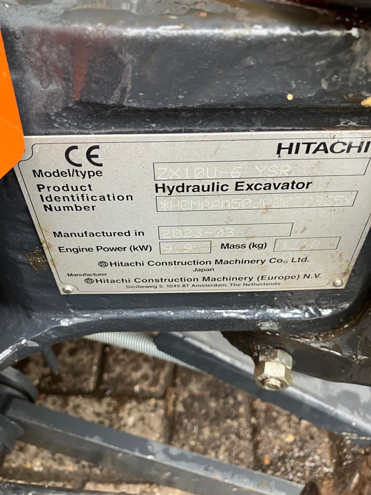 Hitachi ZX10u-6 servo bediening