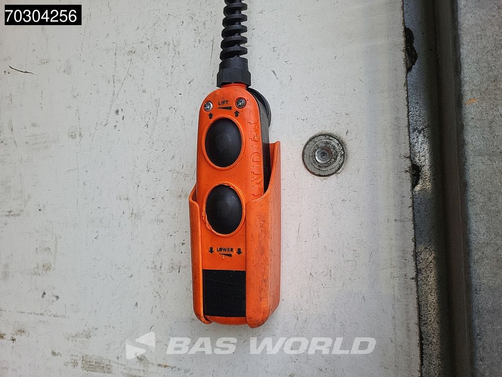 Mercedes Atego 1318 4X2 13.5tonner Automatic 1500kg Ladebordwand Euro 6