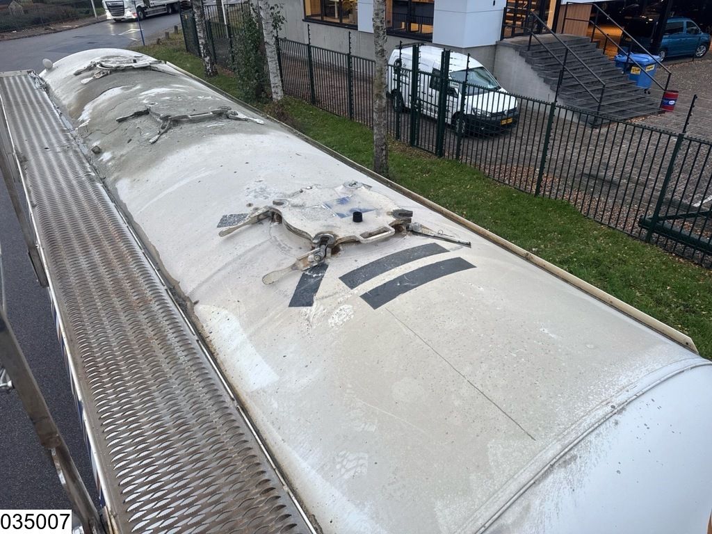 Feldbinder Silo 40.000 Liter, 3 Comp