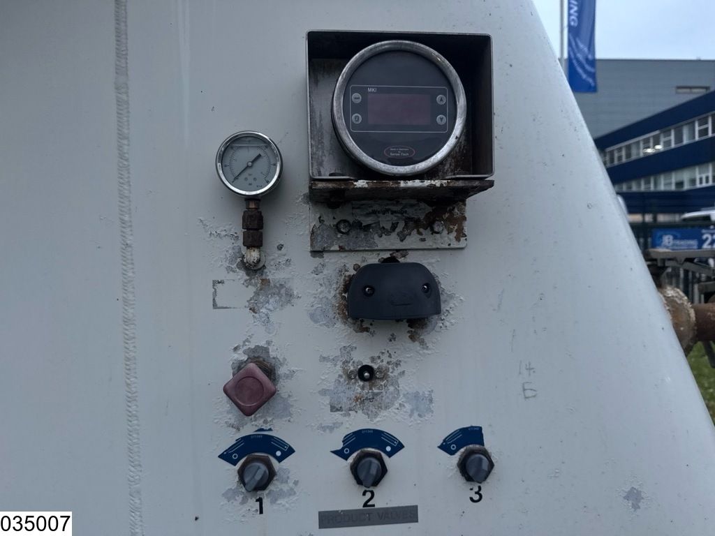 Feldbinder Silo 40.000 Liter, 3 Comp