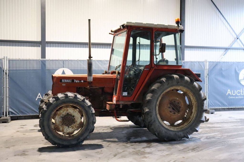 Tractor Renault 781-4 Diesel 1979