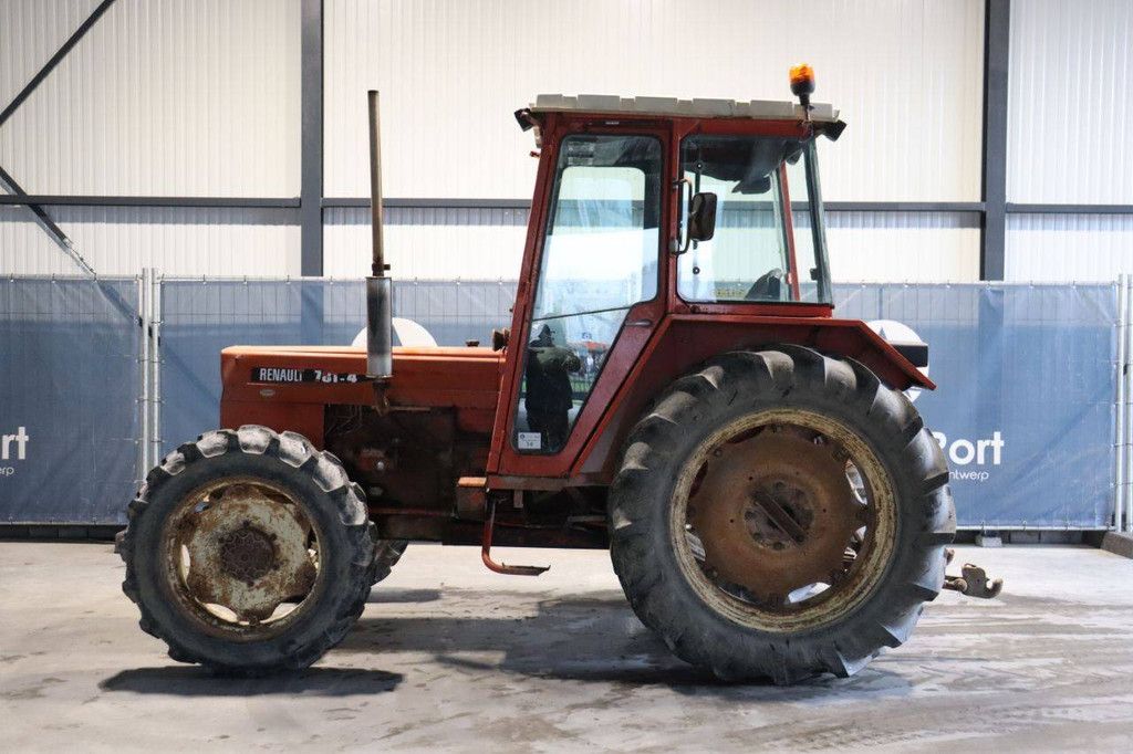 Tractor Renault 781-4 Diesel 1979