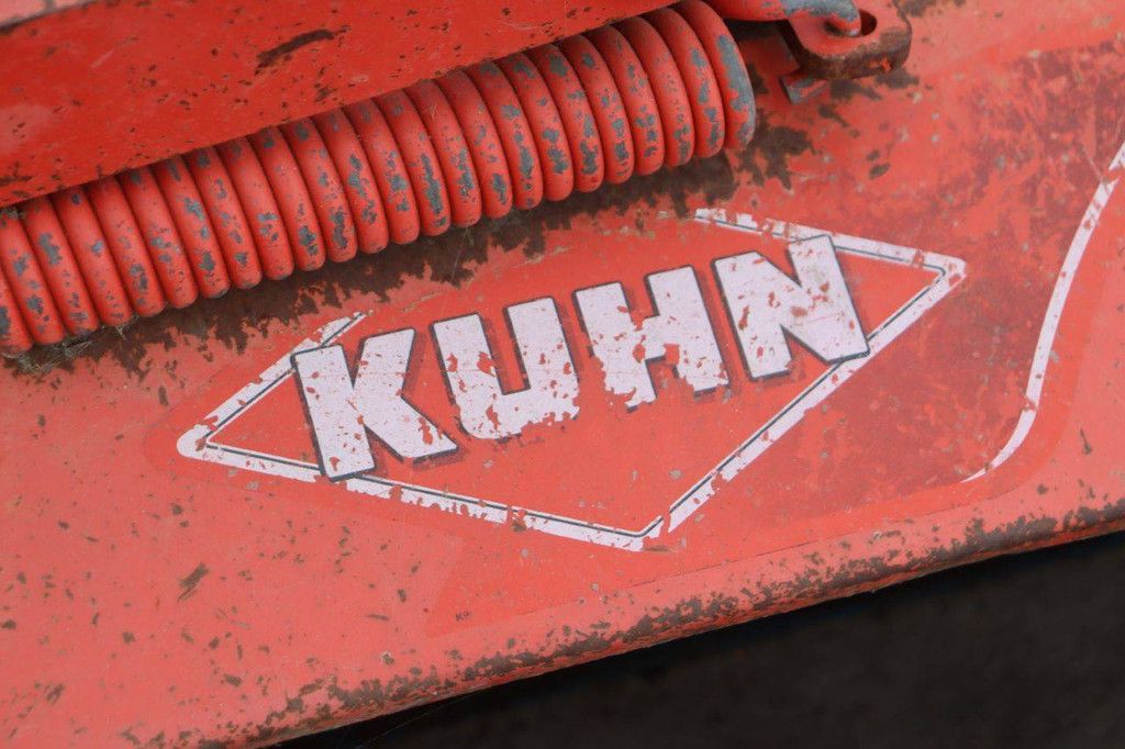 Rotoregg Kuhn HR4004D 2013 mit angebauter Sämaschine von Kverneland