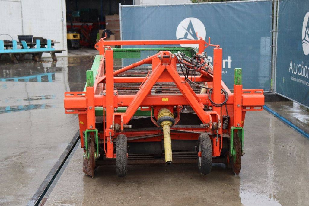 Onion harvester Holaras UR135HZ 2013