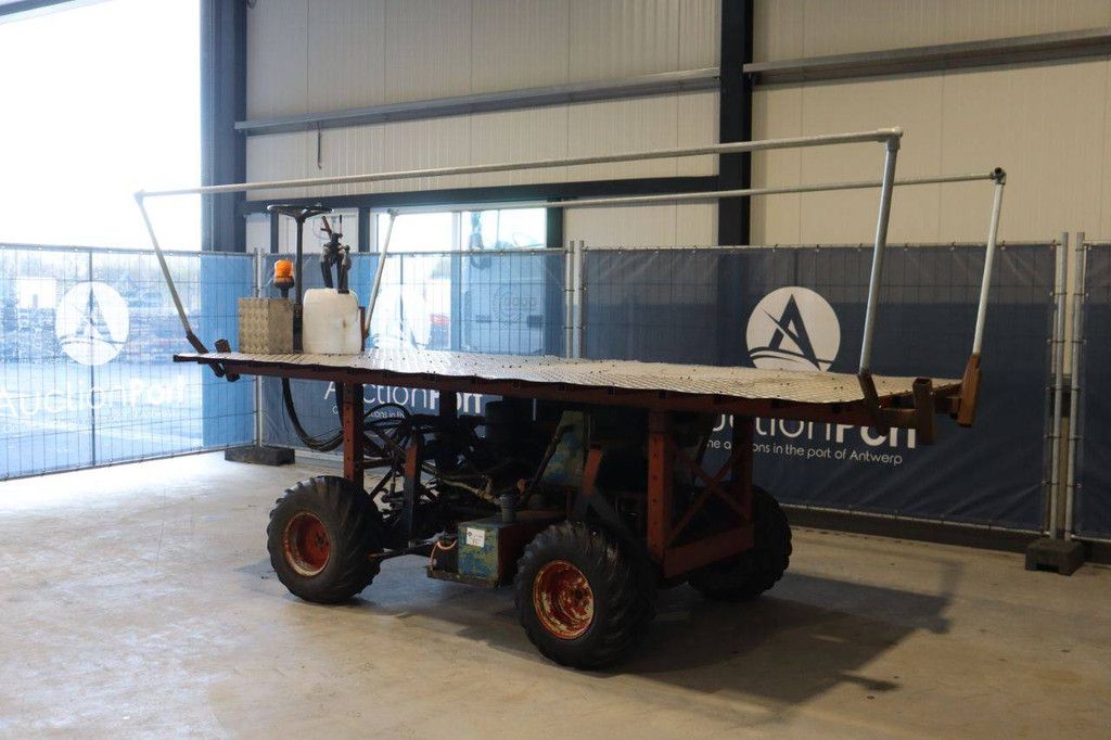 Selbstbau-Arbeitsbühne für Geländewagen