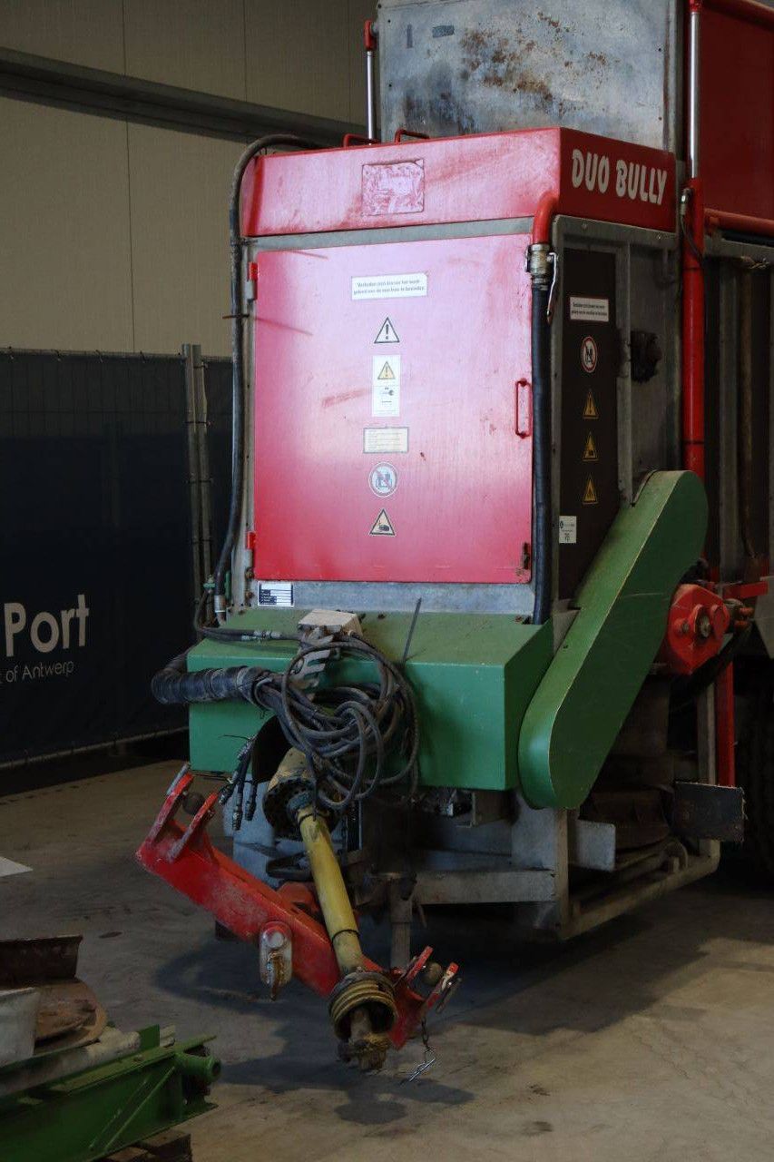 Miststreuer Geertech Multi Spreader 2013 mit Anbauteilen