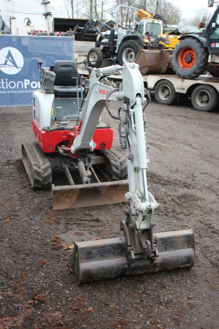 Mini excavator Takeuchi TB215R Diesel 11.5kW 2019