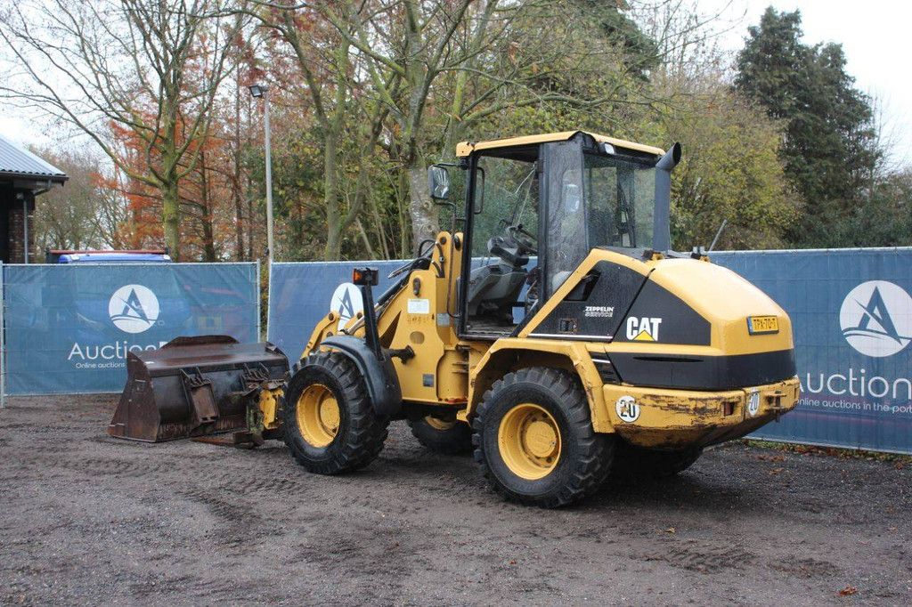 Wheel loader Caterpillar 908 Diesel 61kW 2001