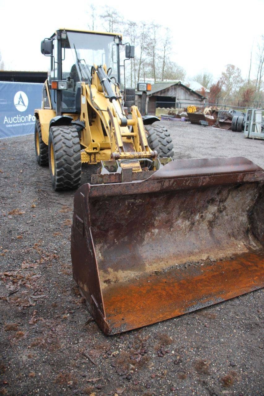 Wheel loader Caterpillar 908 Diesel 61kW 2001