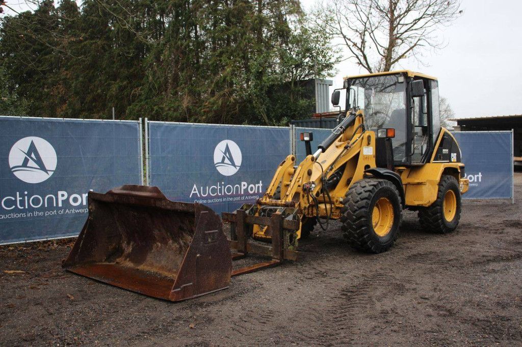 Wheel loader Caterpillar 908 Diesel 61kW 2001