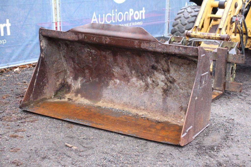 Wheel loader Caterpillar 908 Diesel 61kW 2001