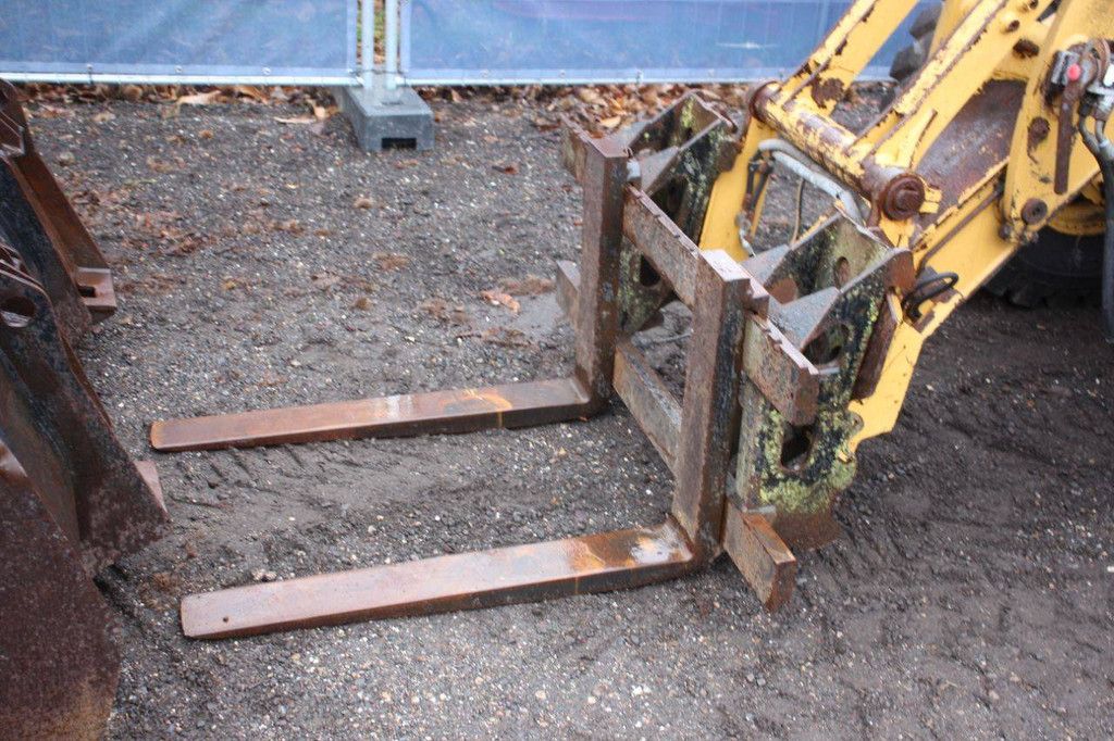 Wheel loader Caterpillar 908 Diesel 61kW 2001