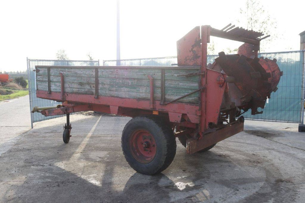 Agricultural trailer